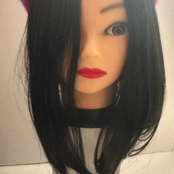 New Wig! Sleek Black Bob Wig, Can Be Worn to the Side or in the Middle. - Picture 3 of 11